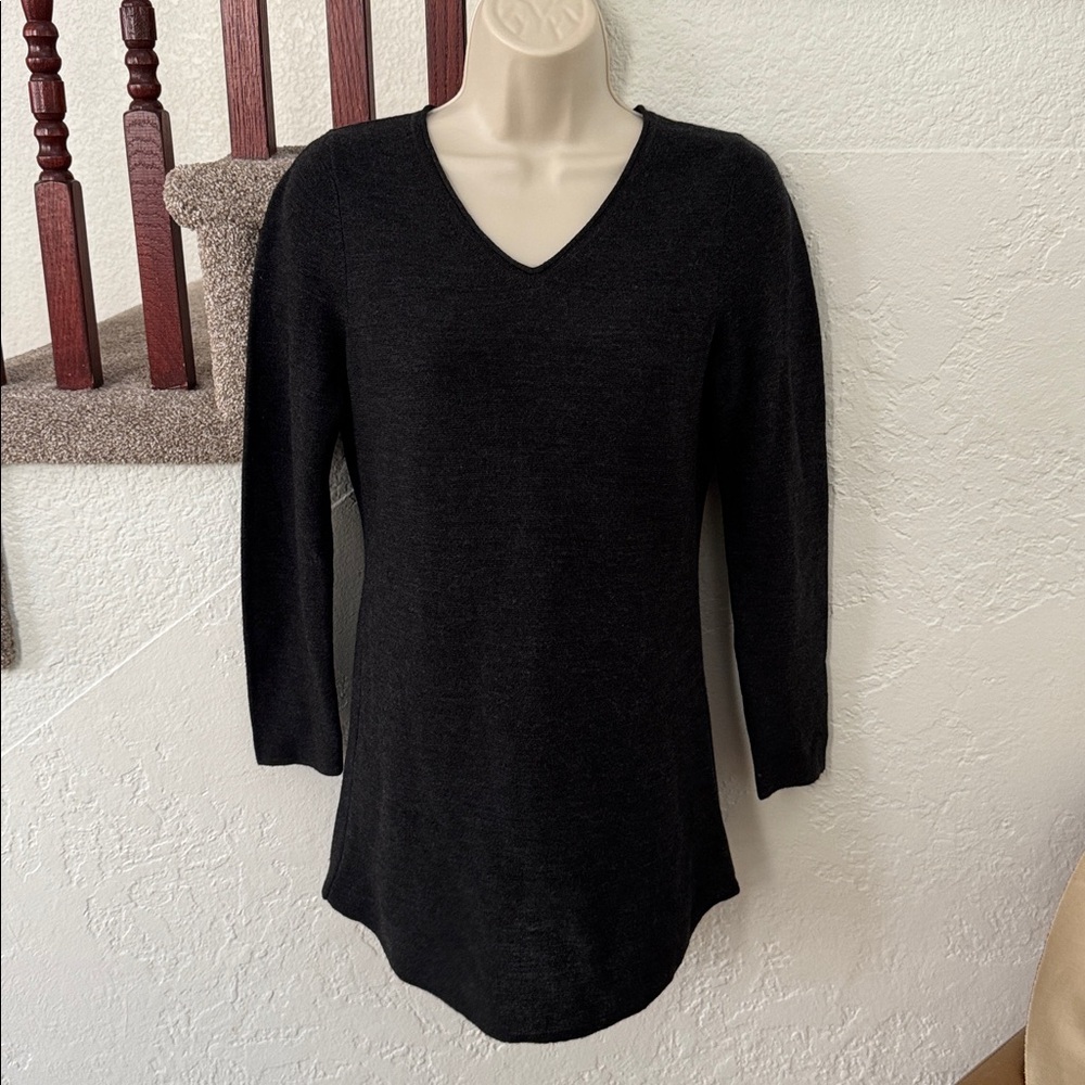 Eileen Fisher Women’s Charcoal V-Neck Italian Yarn Long Sleeve Sz Petite S EUC
